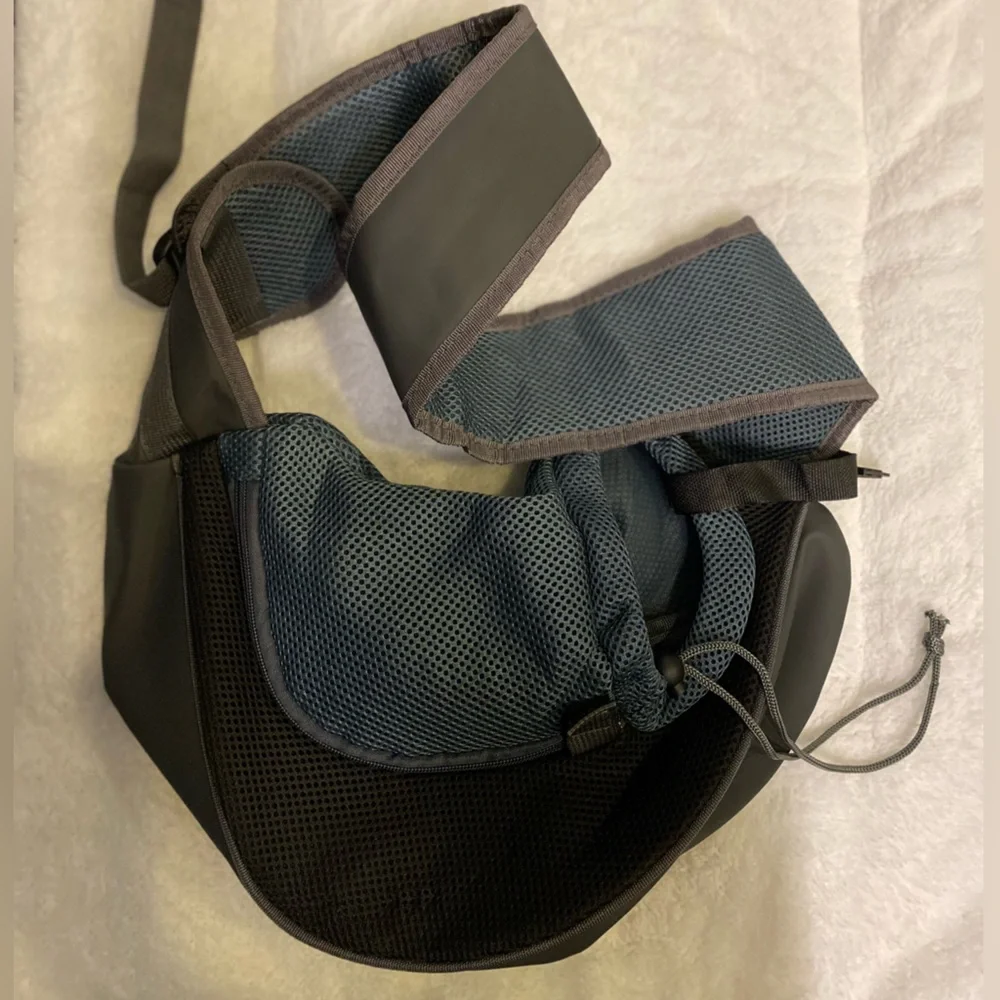 Breathable Mesh Travel Safe Sling Carrier For Dogs and Cats , Size Small, Black